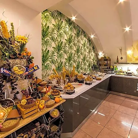 Motto Premium Hotel&spa מלון מרמריס