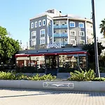 Motto Premium Hotel&spa فندق مرمريس