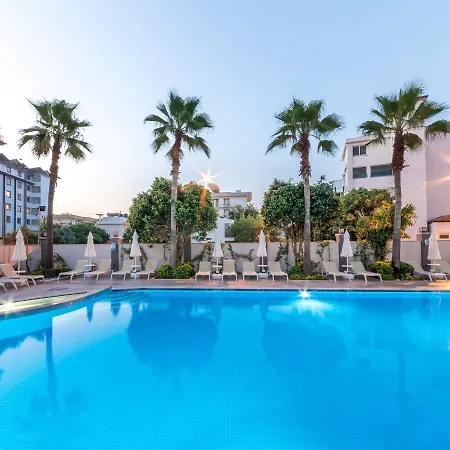 酒店 Motto Premium Hotel&spa 马尔马里斯