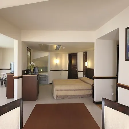 Motto Premium Hotel&spa 4* 马尔马里斯